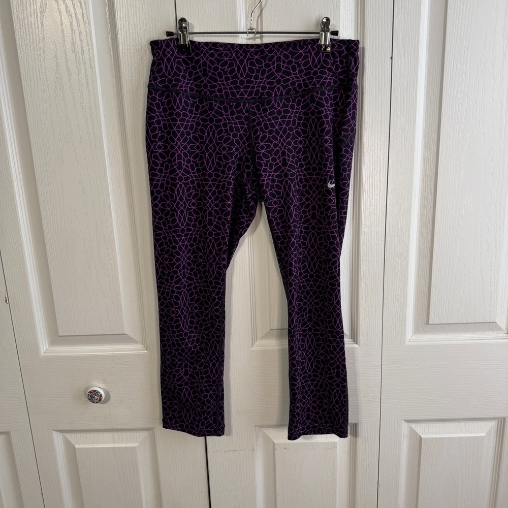 Nike black purple Dri fit cropped capri leggings size medium